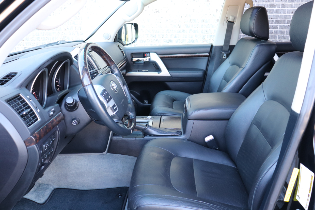 Toyota Land Cruiser 4WD 2013