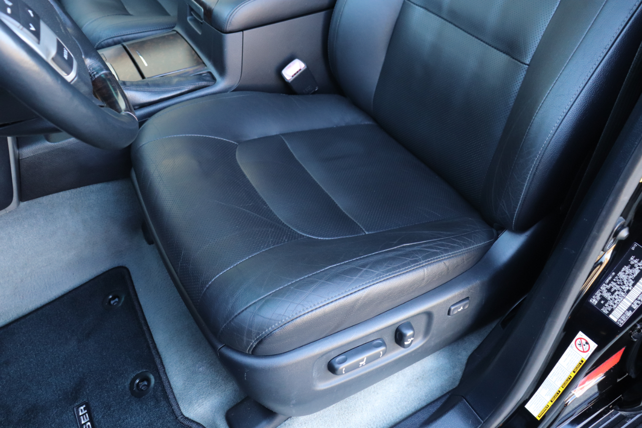 Toyota Land Cruiser 4WD 2013