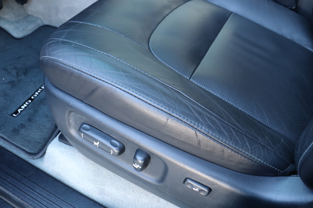 Toyota Land Cruiser 4WD 2013