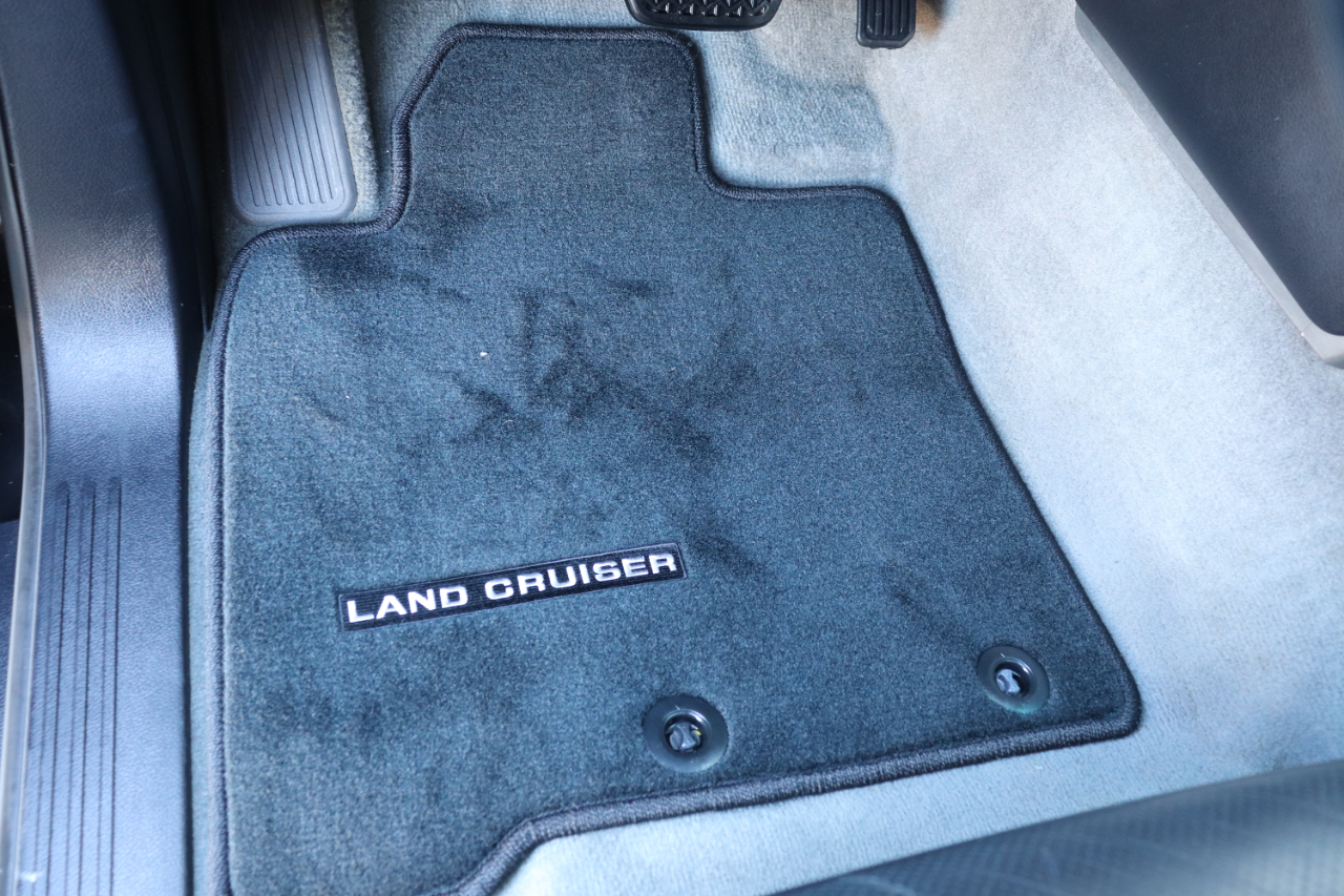 Toyota Land Cruiser 4WD 2013