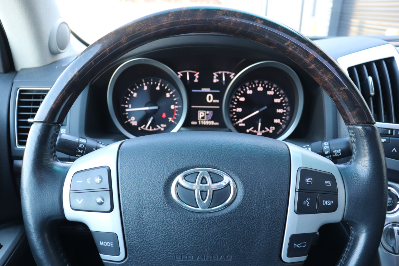 Toyota Land Cruiser 4WD 2013