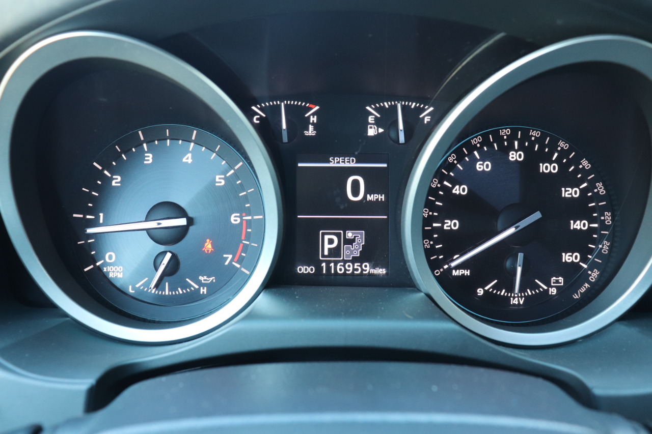 Toyota Land Cruiser 4WD 2013