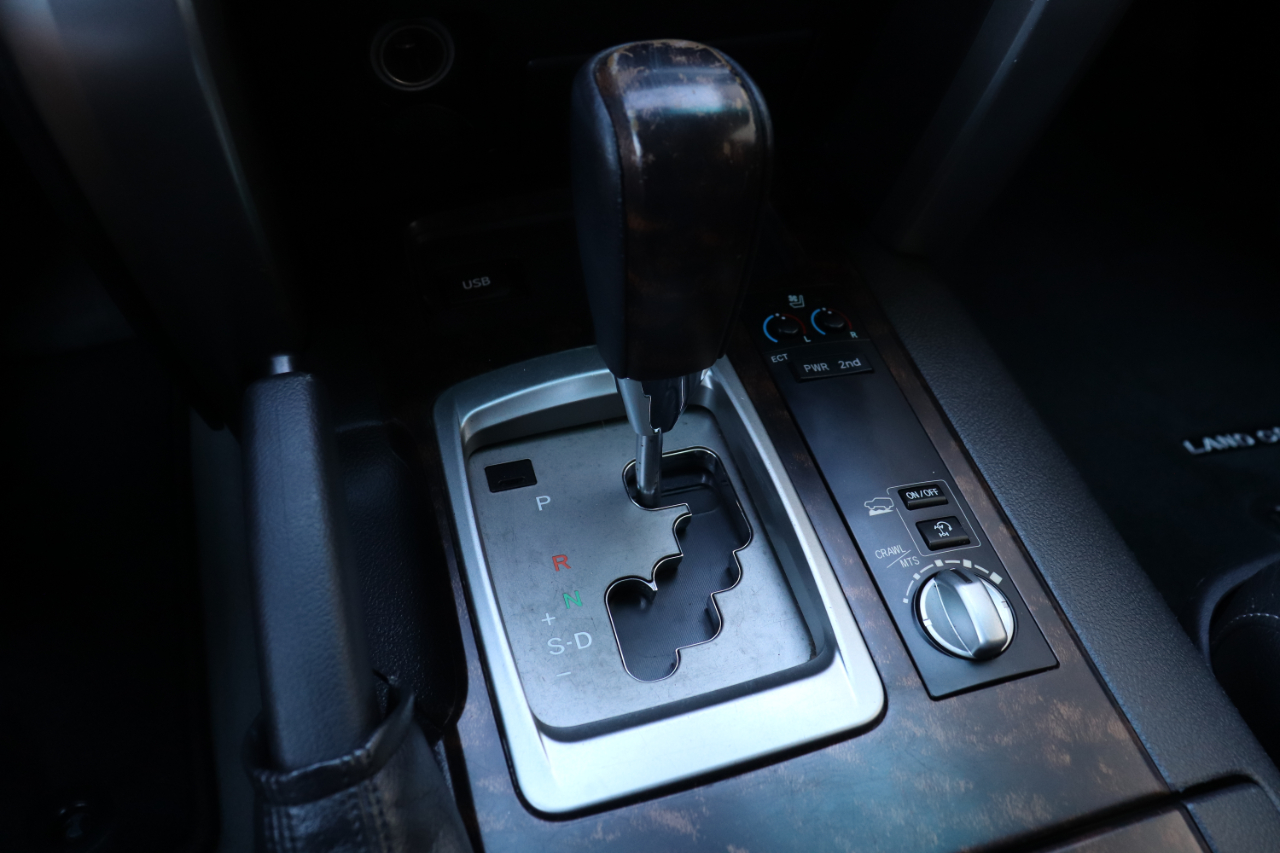 Toyota Land Cruiser 4WD 2013