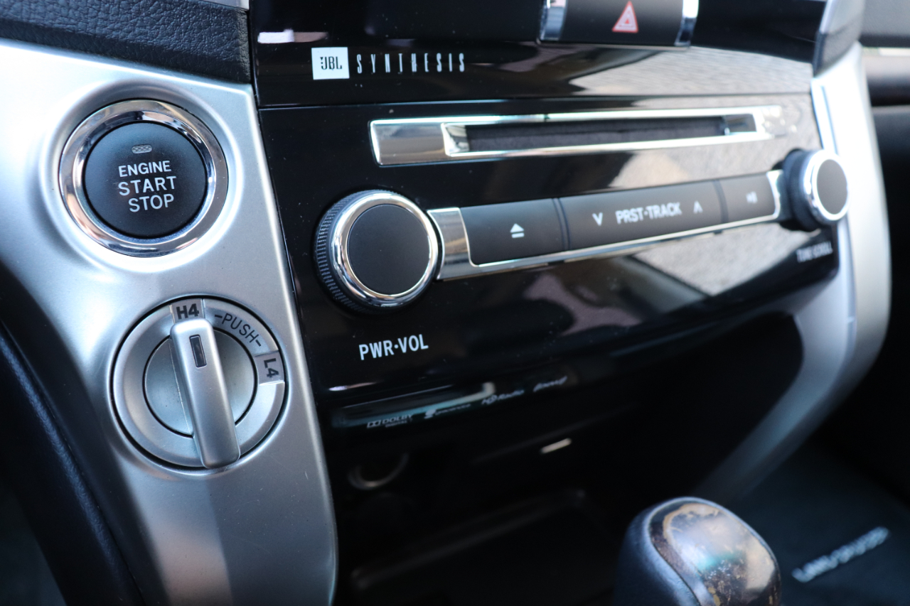 Toyota Land Cruiser 4WD 2013