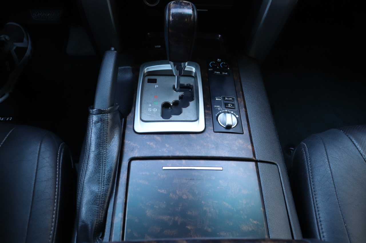 Toyota Land Cruiser 4WD 2013