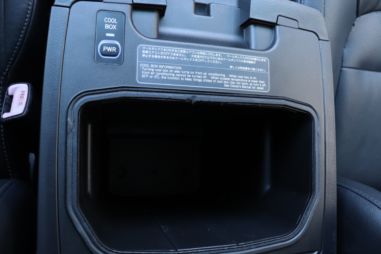 Toyota Land Cruiser 4WD 2013