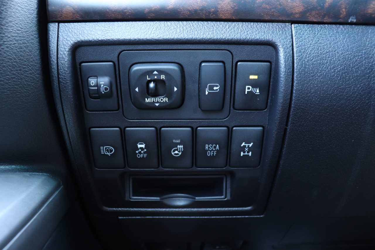 Toyota Land Cruiser 4WD 2013