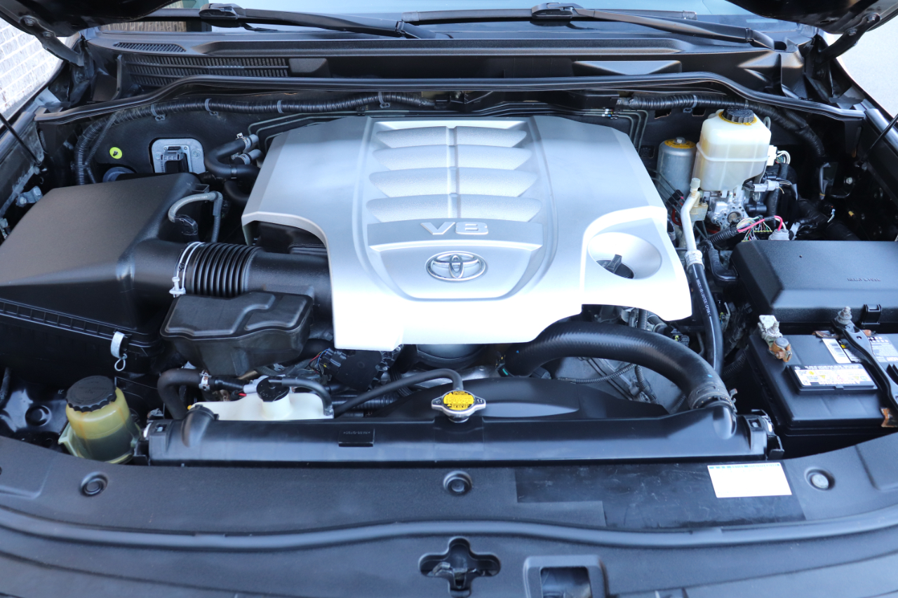 Toyota Land Cruiser 4WD 2013