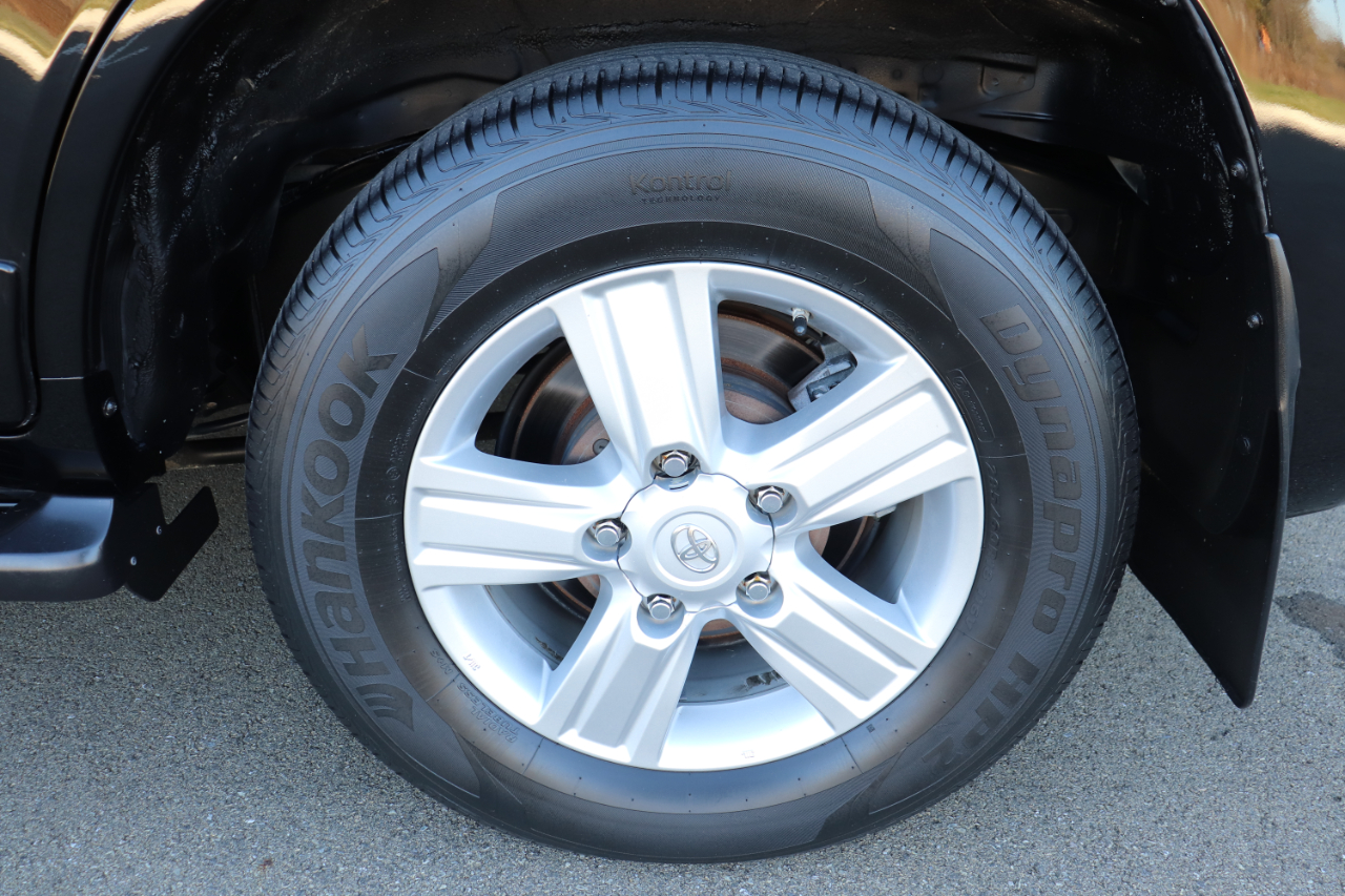 Toyota Land Cruiser 4WD 2013