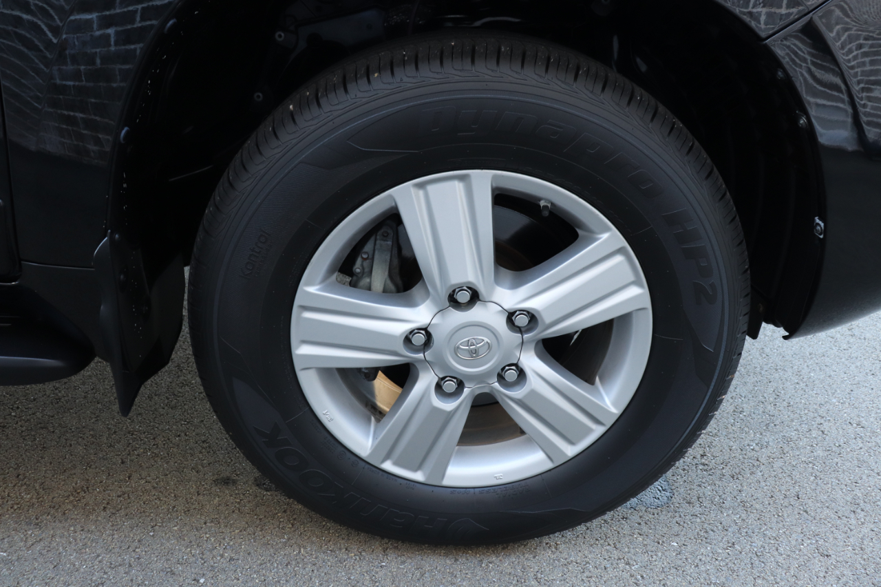 Toyota Land Cruiser 4WD 2013