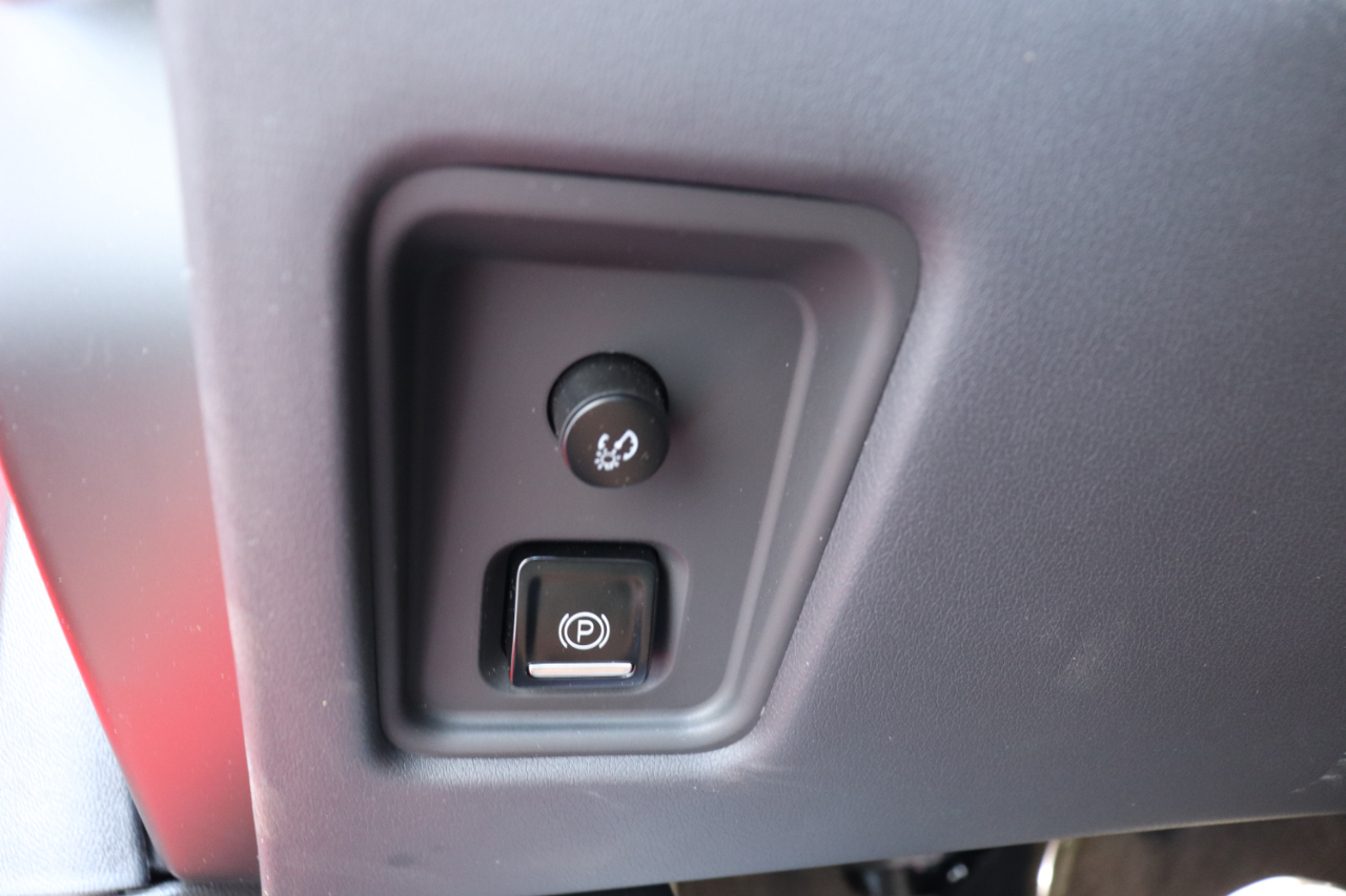 Chevrolet Corvette Z51 2LT Coupe Automatic 2024 Chevrolet Corvette Z51 2LT Coupe Automatic 2024