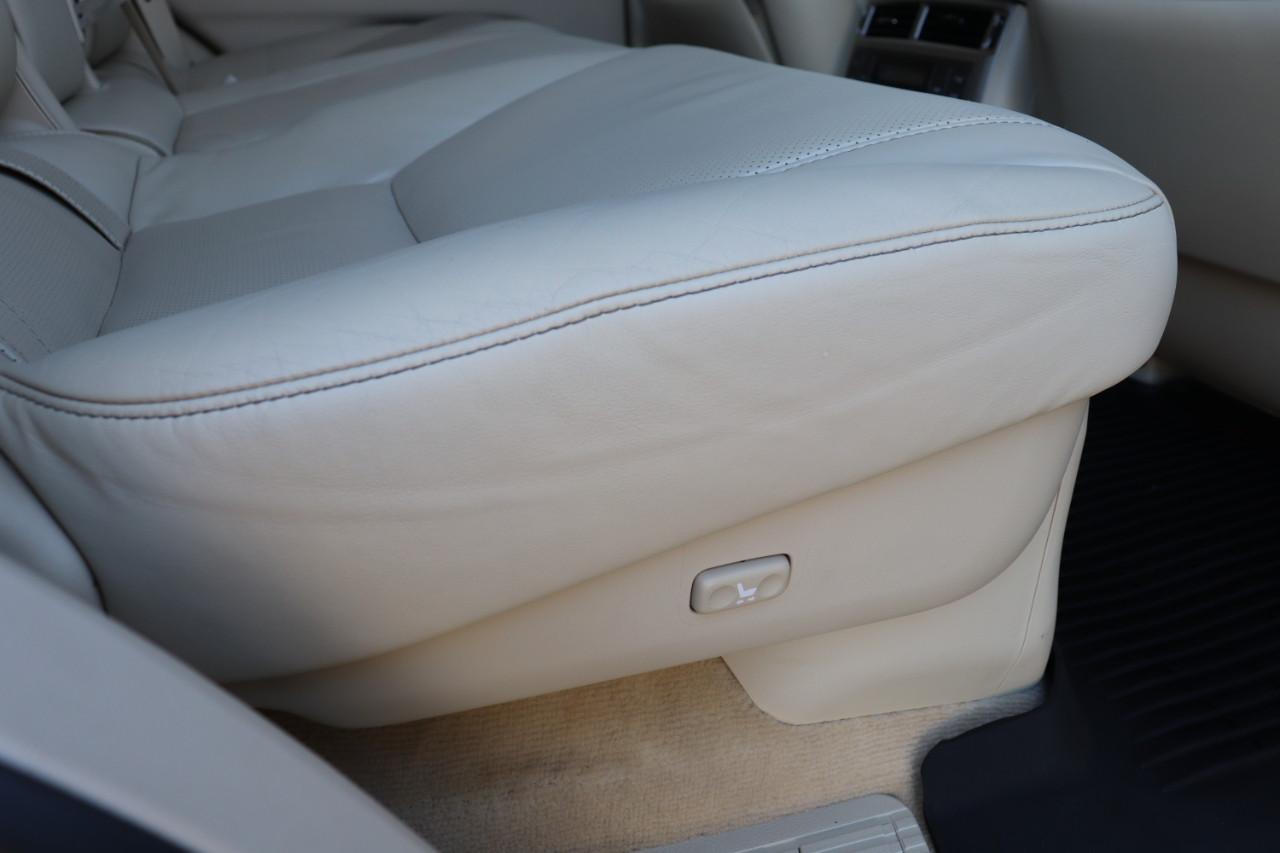 Lexus LX 570 4WD 4dr 2013