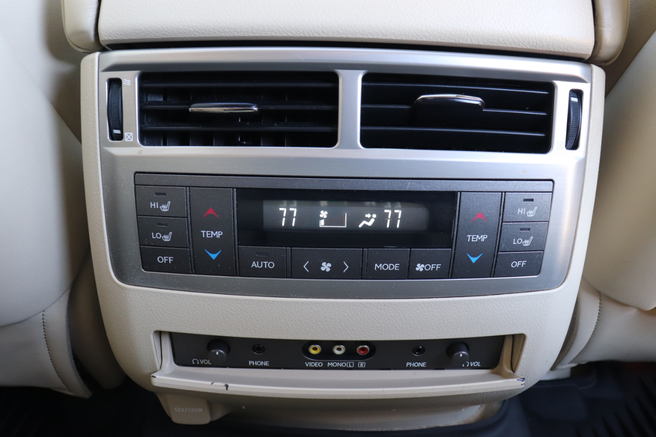 Lexus LX 570 4WD 4dr 2013