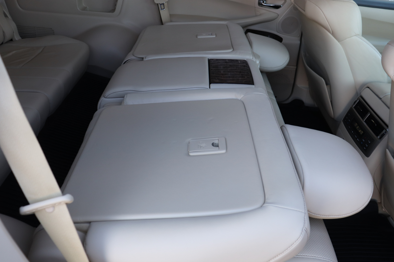 Lexus LX 570 4WD 4dr 2013