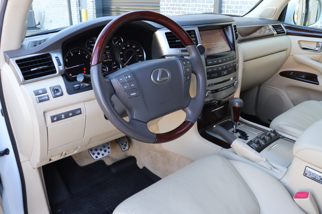 Lexus LX 570 4WD 4dr 2013