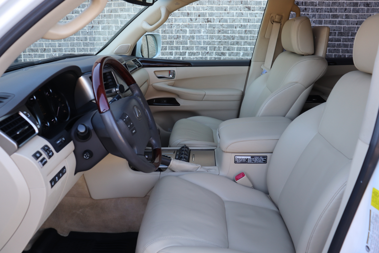 Lexus LX 570 4WD 4dr 2013
