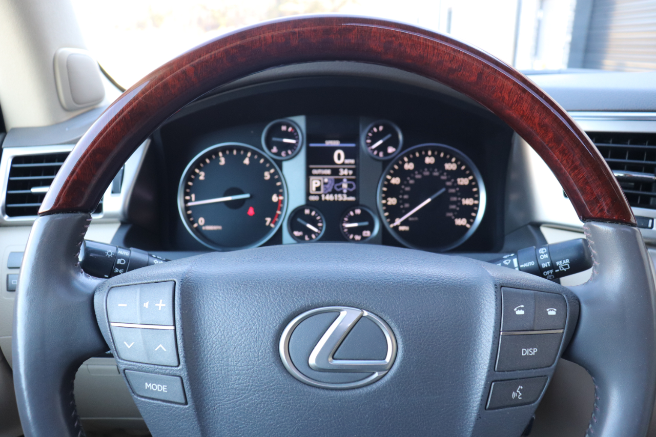 Lexus LX 570 4WD 4dr 2013