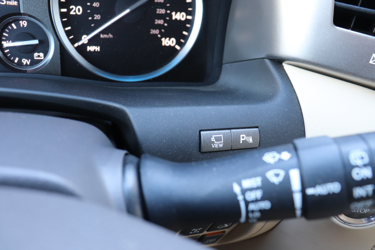 Lexus LX 570 4WD 4dr 2013