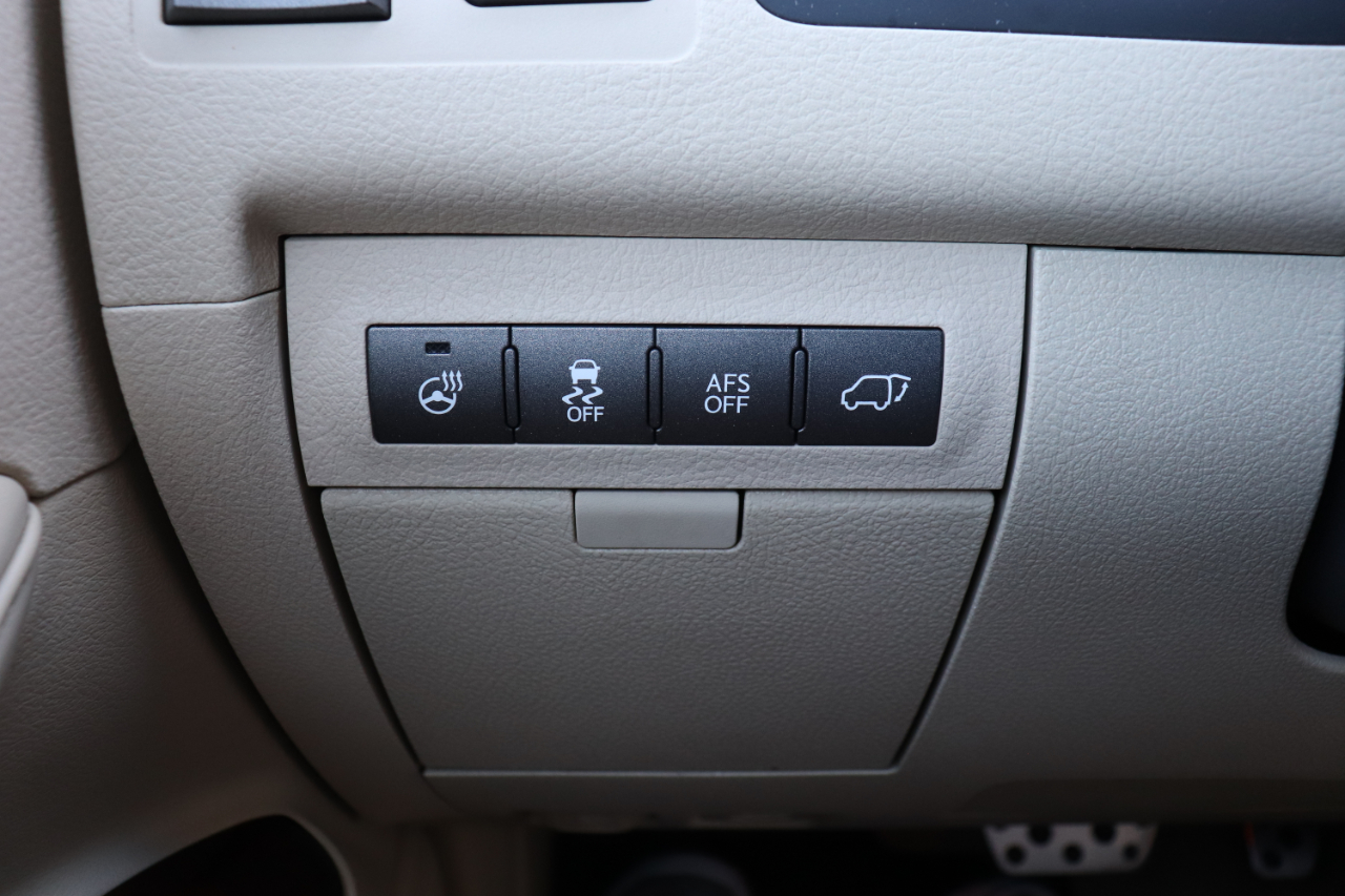 Lexus LX 570 4WD 4dr 2013