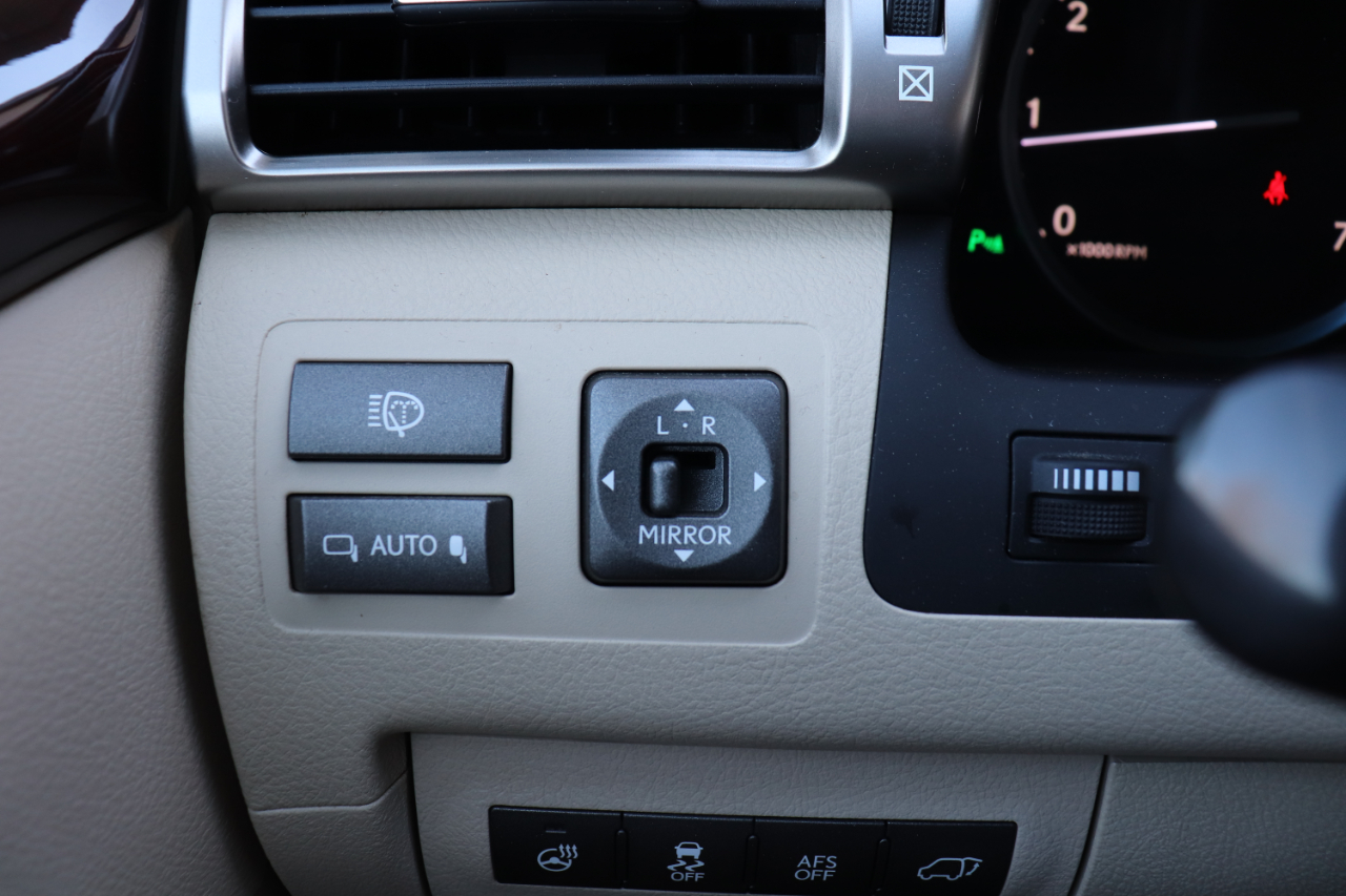 Lexus LX 570 4WD 4dr 2013