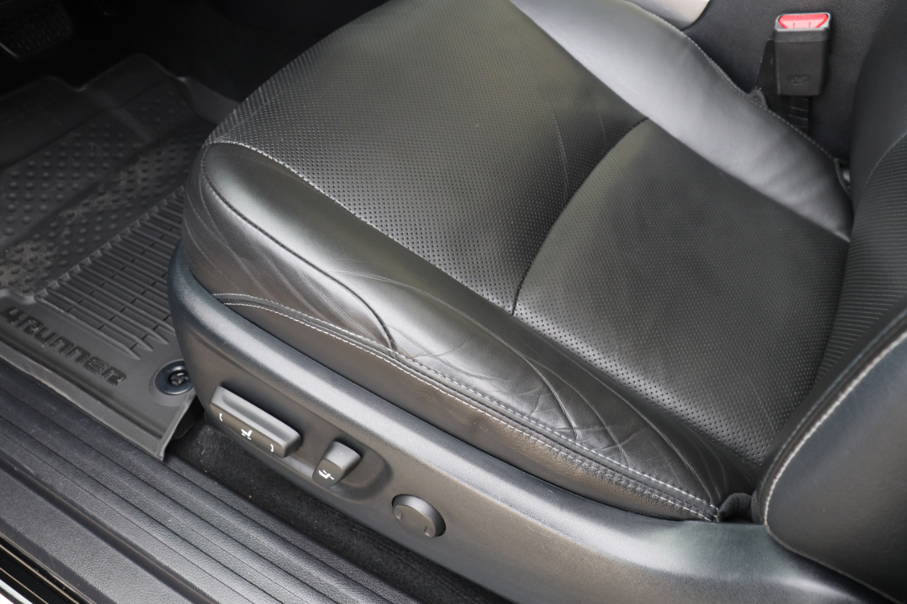 Toyota 4Runner Limited 4WD 2015