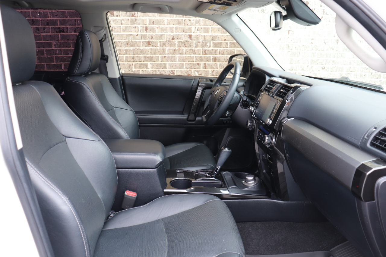 Toyota 4Runner Limited Nightshade 4WD (Natl) 2020