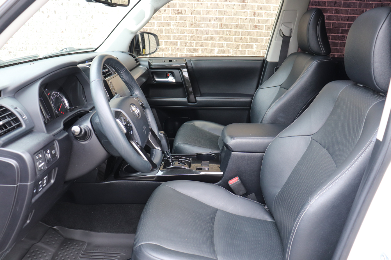 Toyota 4Runner Limited Nightshade 4WD (Natl) 2020