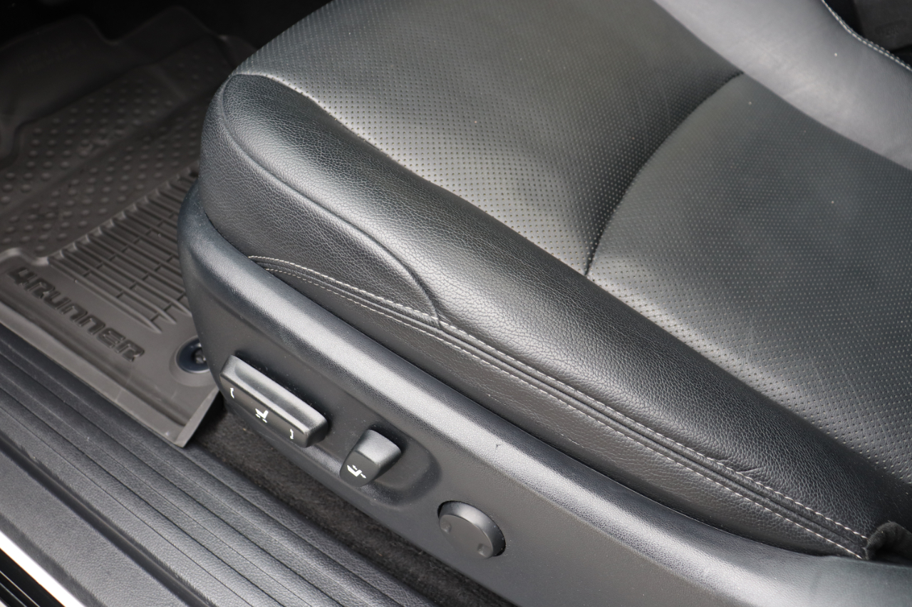 Toyota 4Runner Limited Nightshade 4WD (Natl) 2020