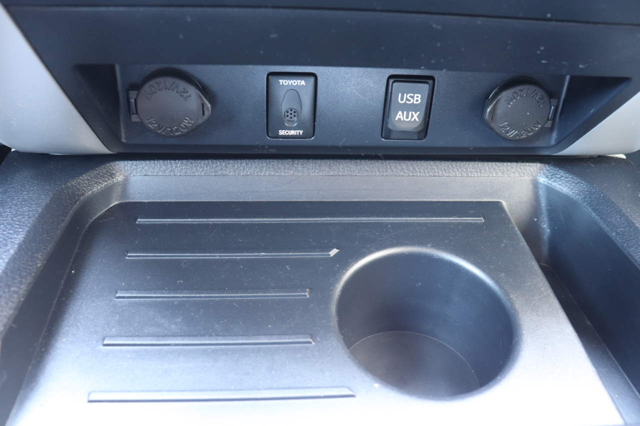 Toyota Tundra Platinum CrewMax 5.7L 4WD 2016