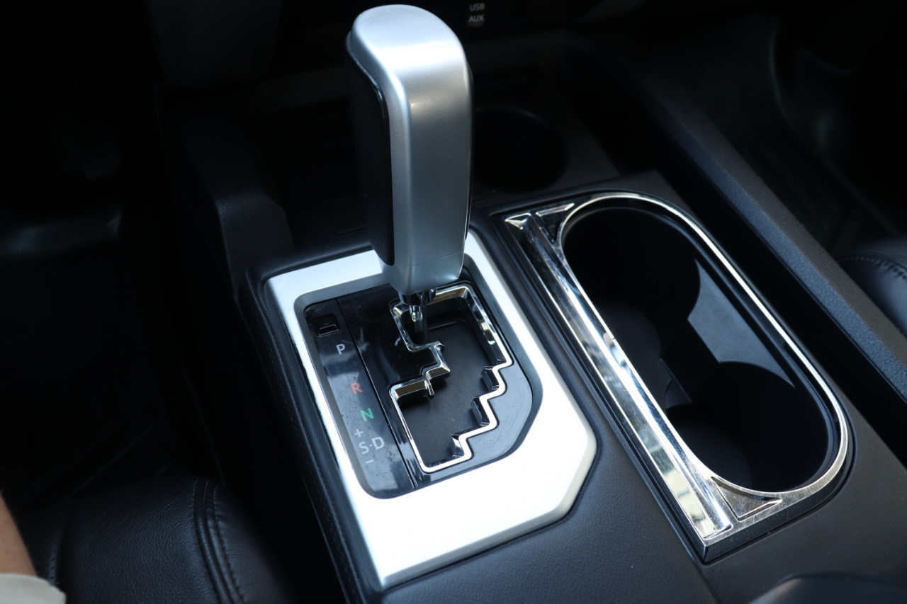 Toyota Tundra Platinum CrewMax 5.7L 4WD 2016