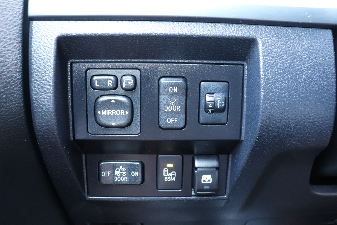 Toyota Tundra Platinum CrewMax 5.7L 4WD 2016