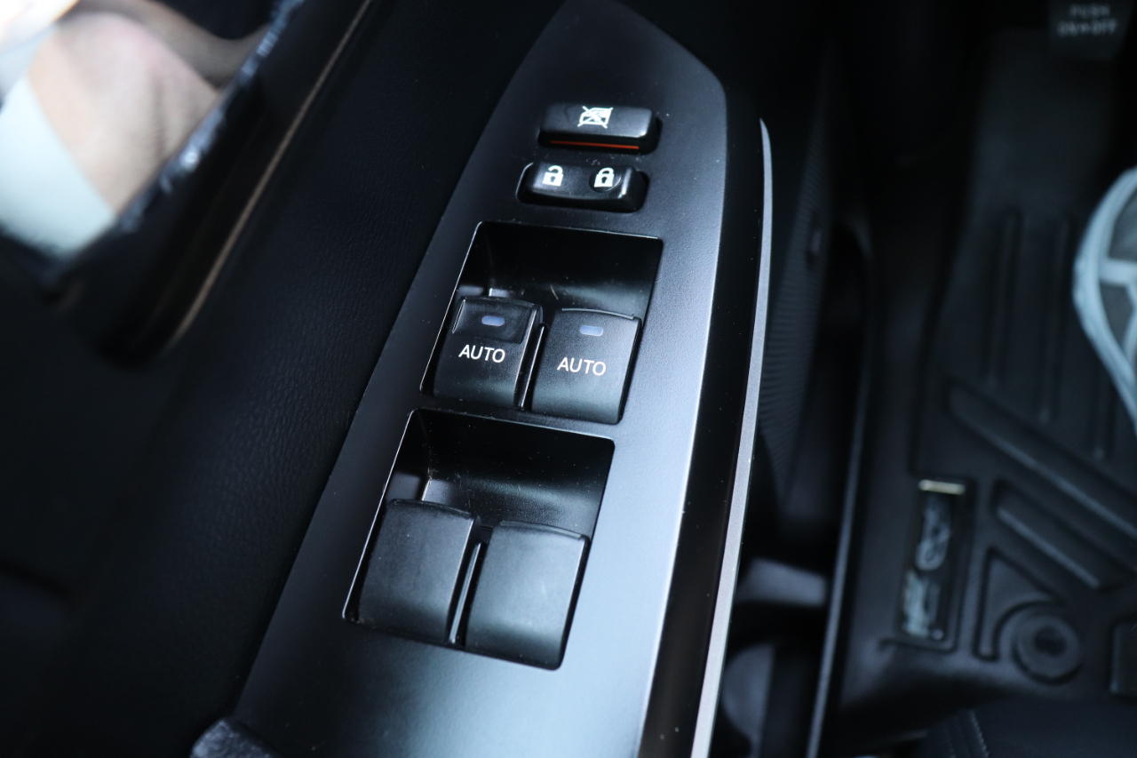 Toyota Tundra Platinum CrewMax 5.7L 4WD 2016