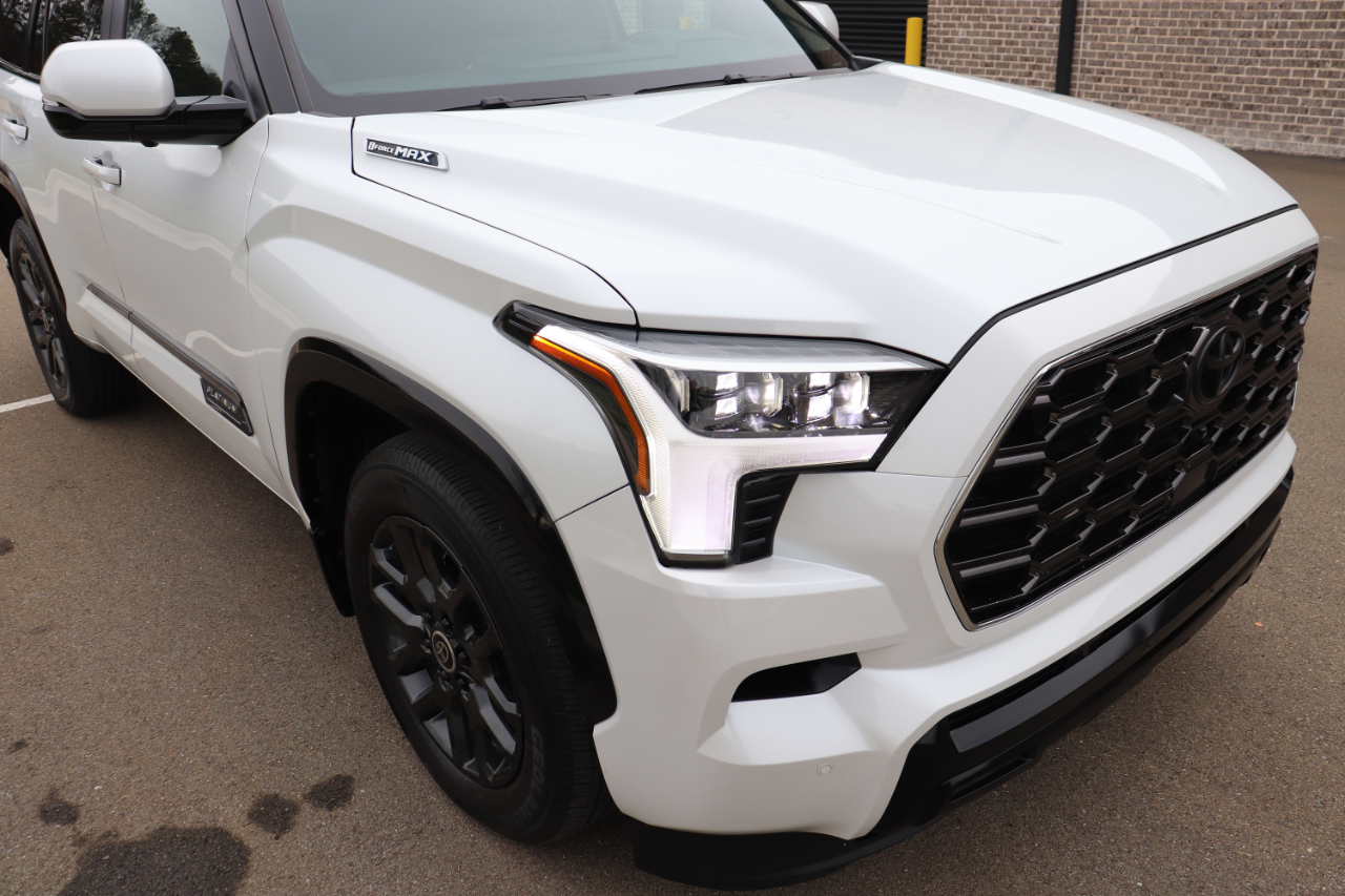 Toyota Sequoia Platinum 4WD 2024