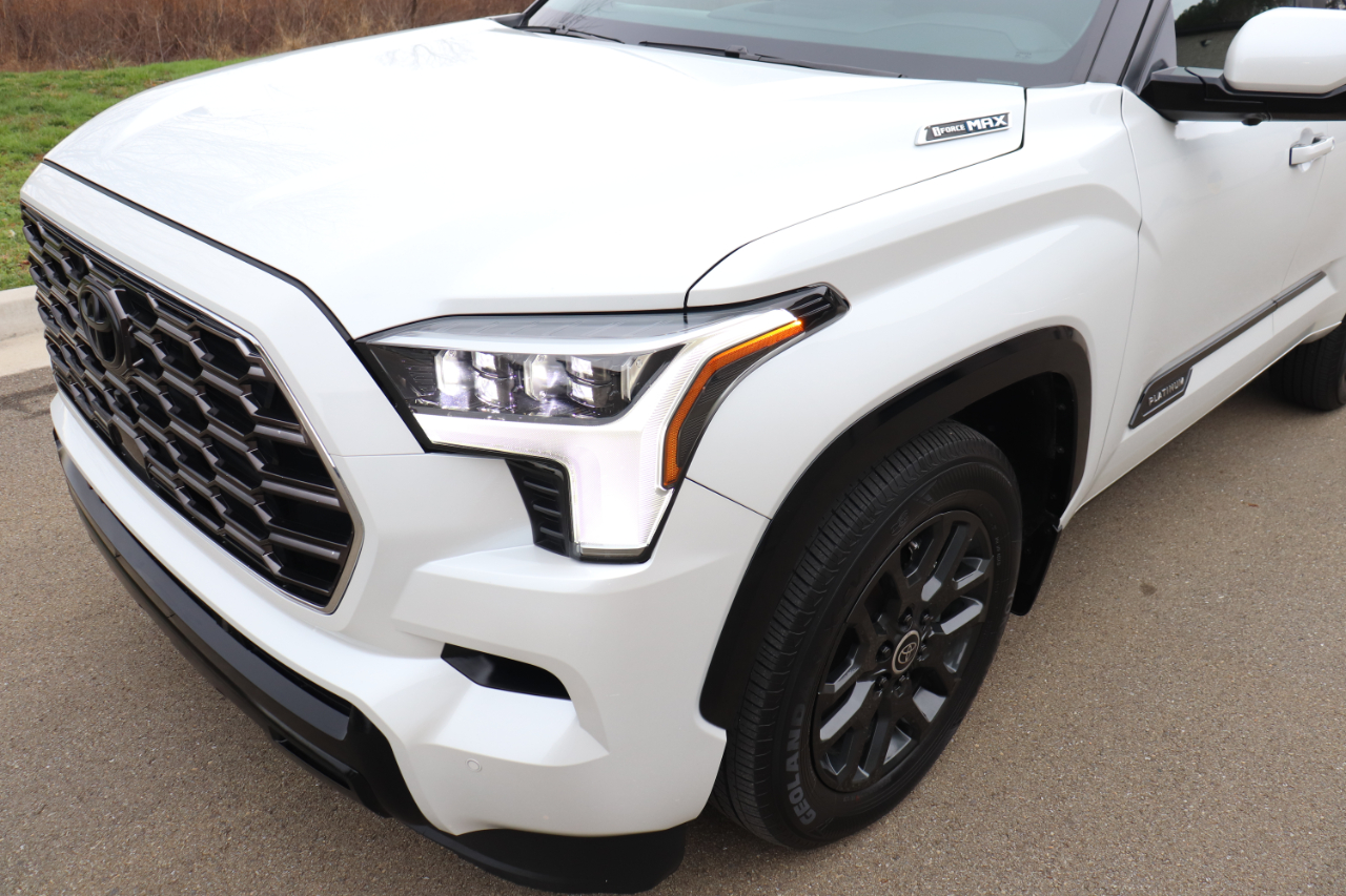 Toyota Sequoia Platinum 4WD 2024