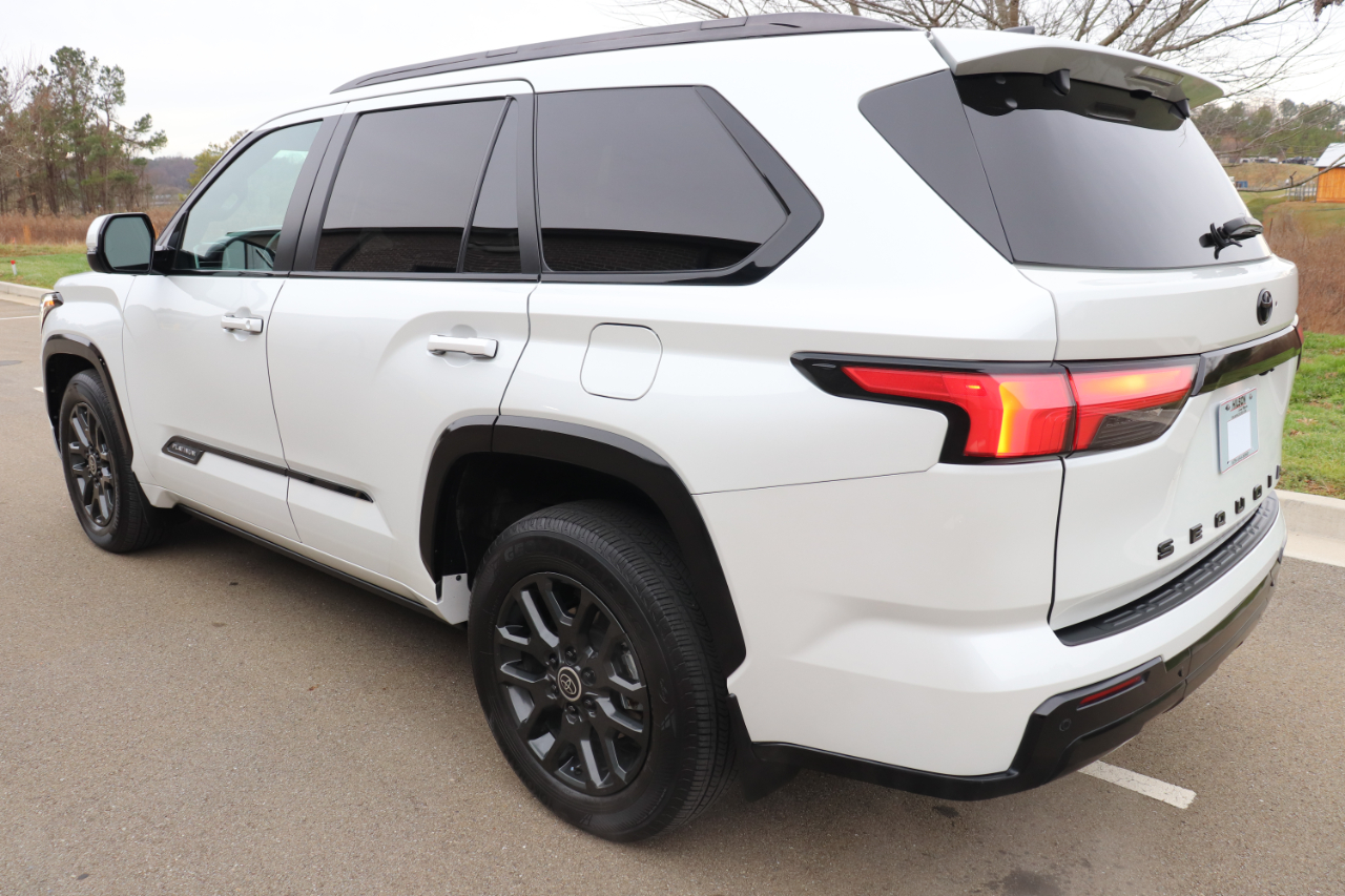 Toyota Sequoia Platinum 4WD 2024