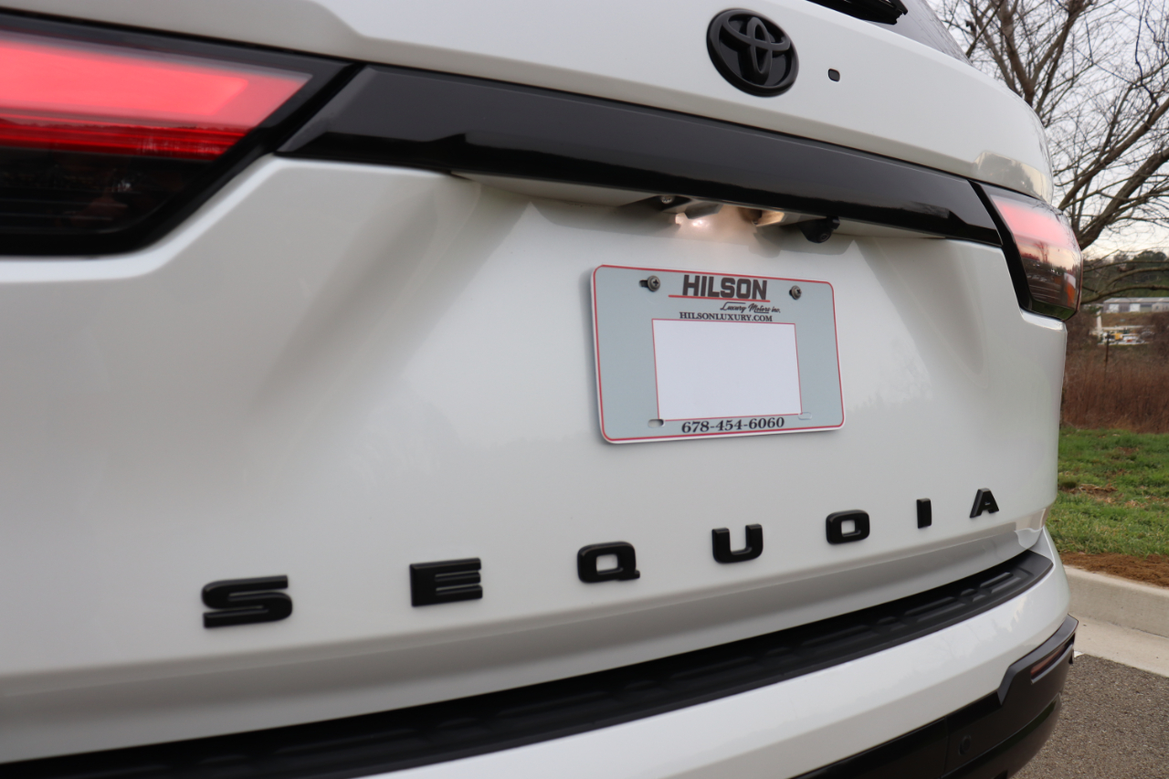 Toyota Sequoia Platinum 4WD 2024