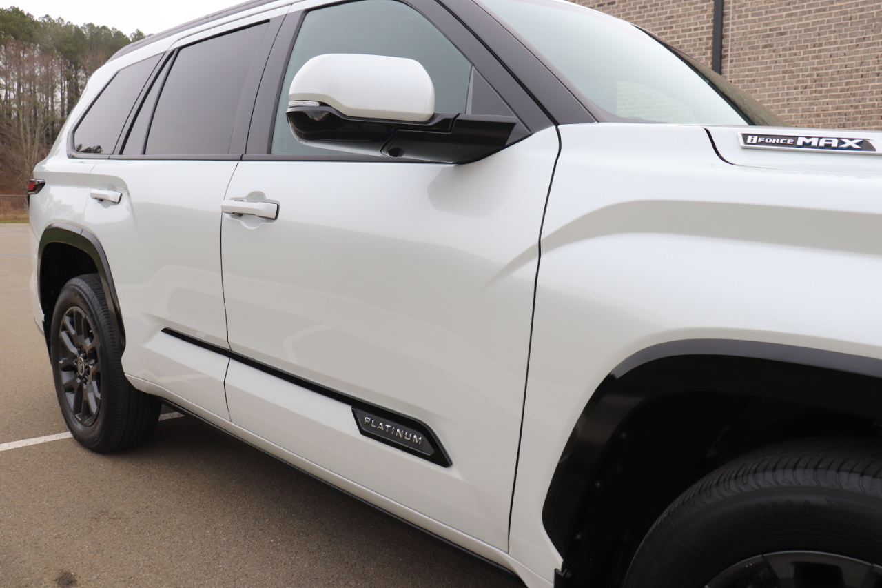 Toyota Sequoia Platinum 4WD 2024