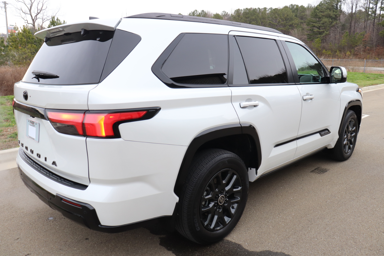 Toyota Sequoia Platinum 4WD 2024