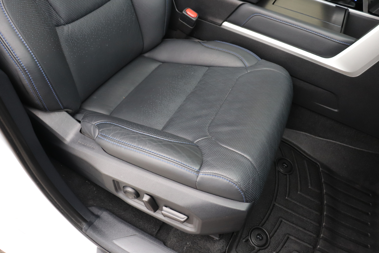 Toyota Sequoia Platinum 4WD 2024