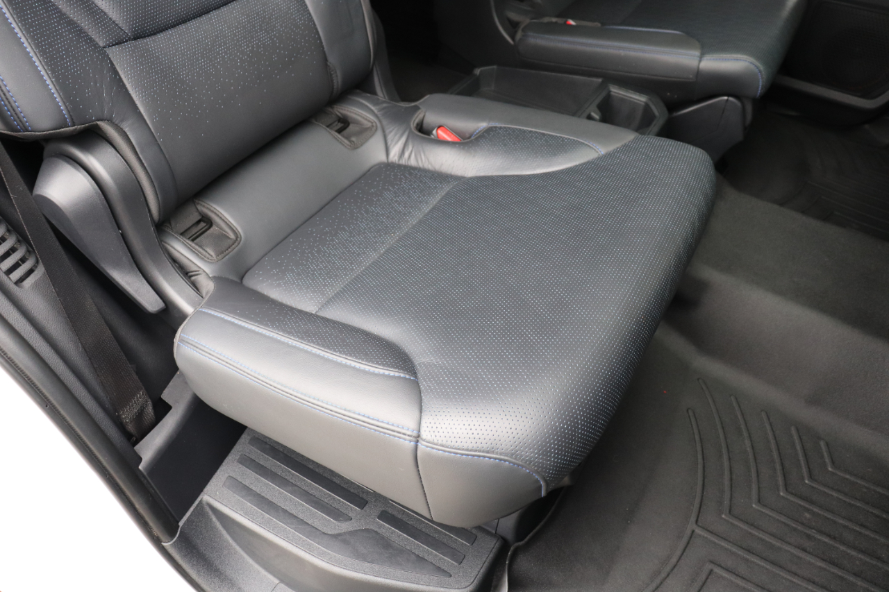 Toyota Sequoia Platinum 4WD 2024