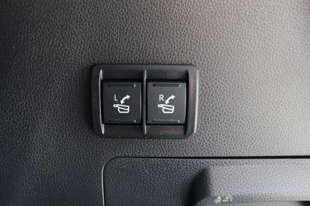 Toyota Sequoia Platinum 4WD 2024