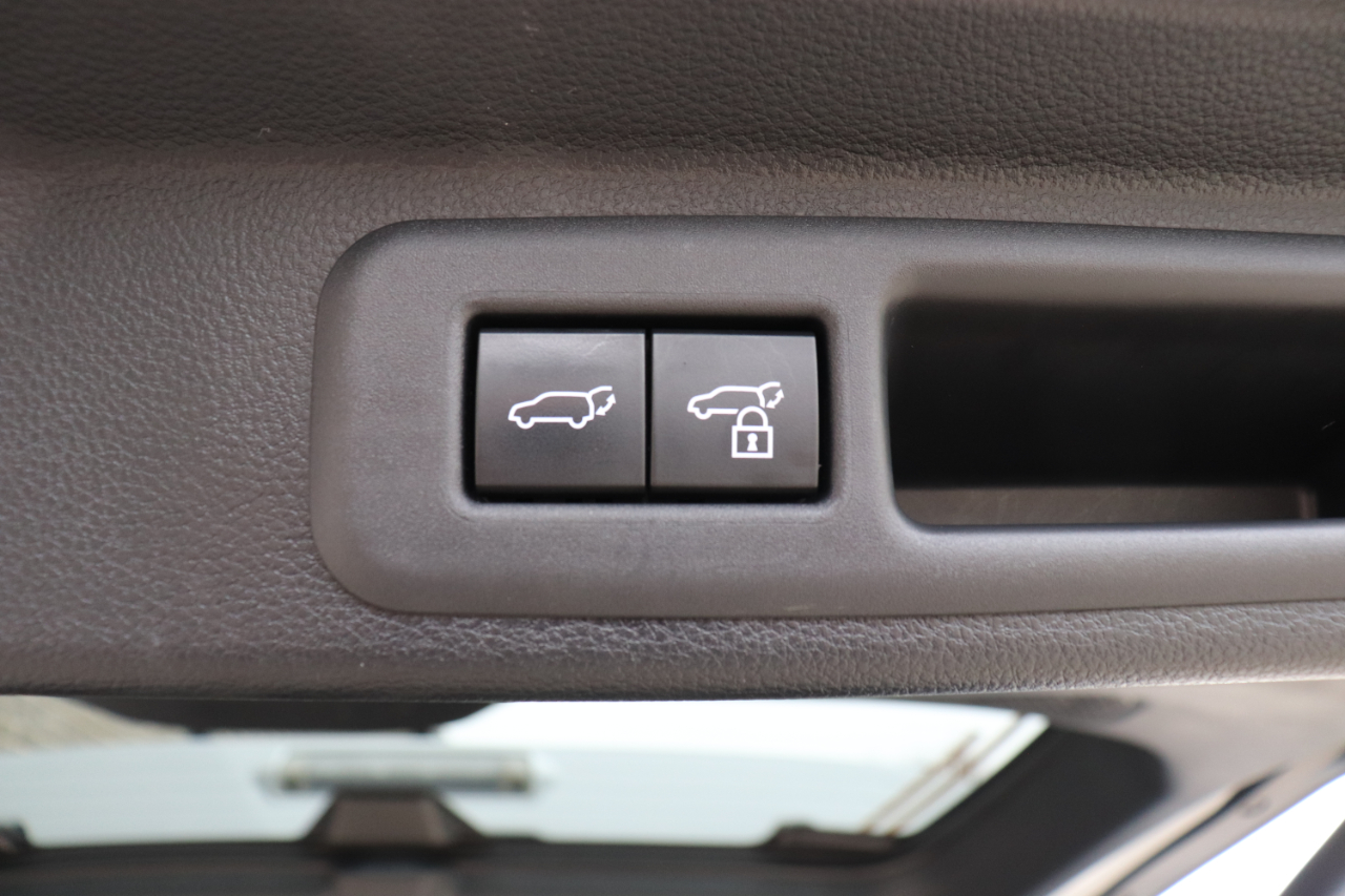 Toyota Sequoia Platinum 4WD 2024