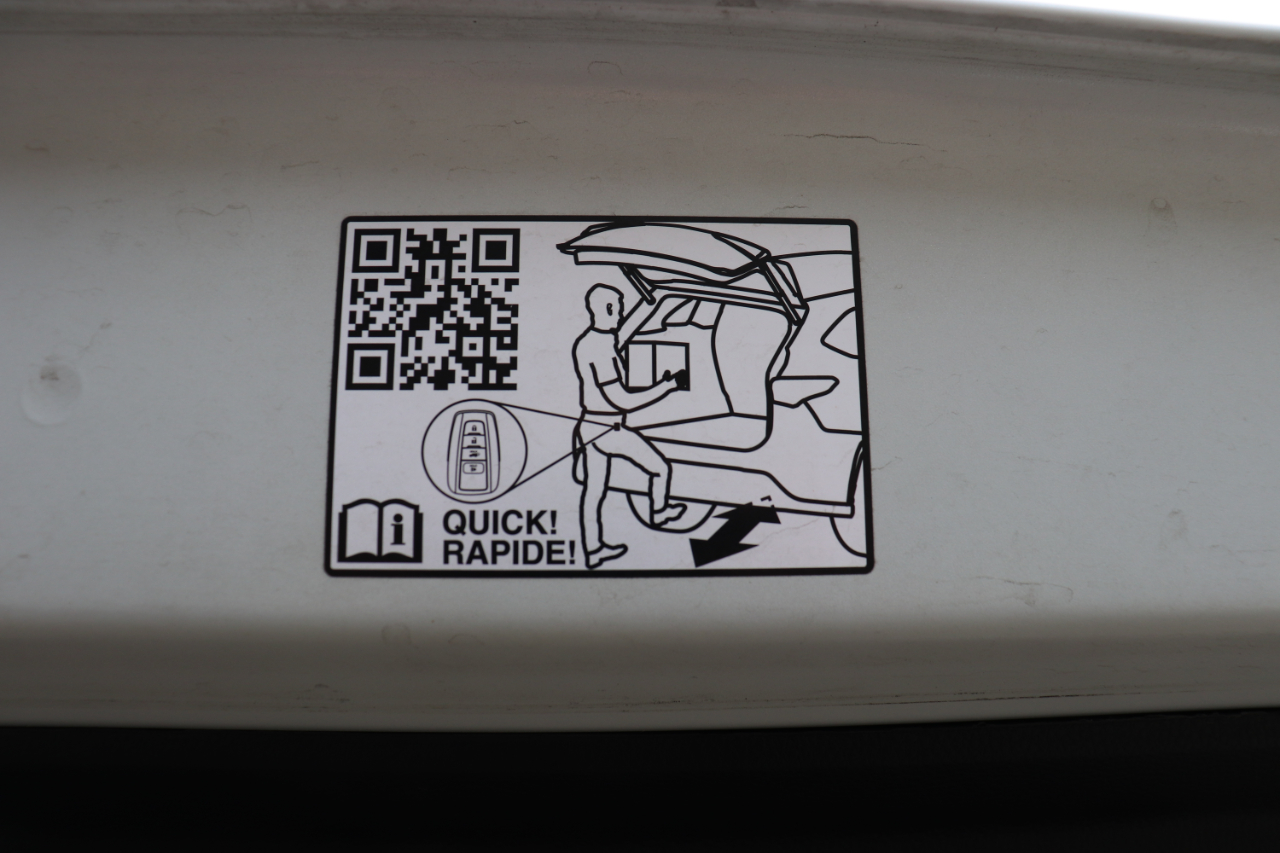 Toyota Sequoia Platinum 4WD 2024