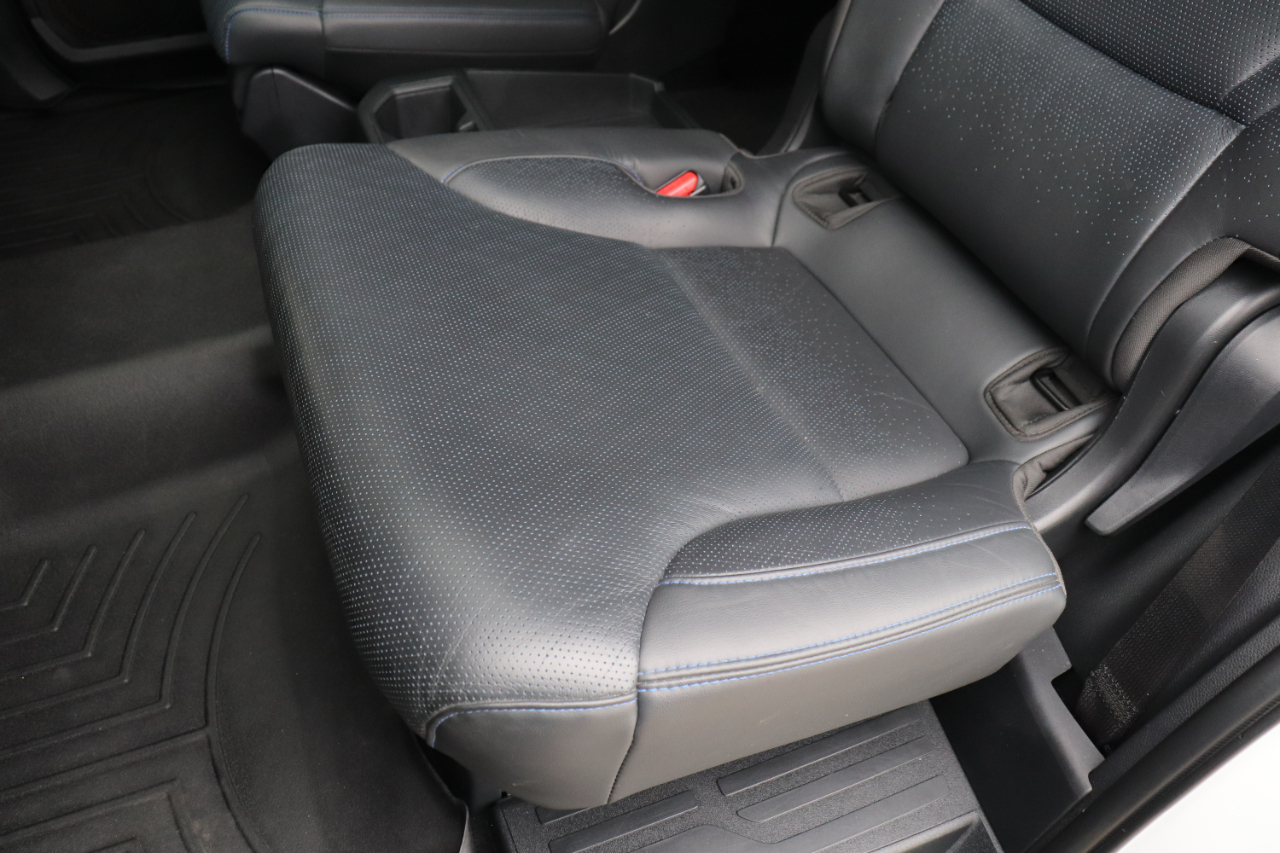 Toyota Sequoia Platinum 4WD 2024