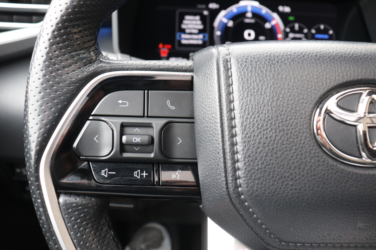 Toyota Sequoia Platinum 4WD 2024