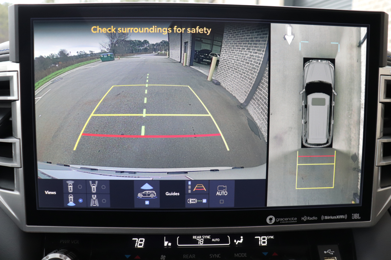 Toyota Sequoia Platinum 4WD 2024