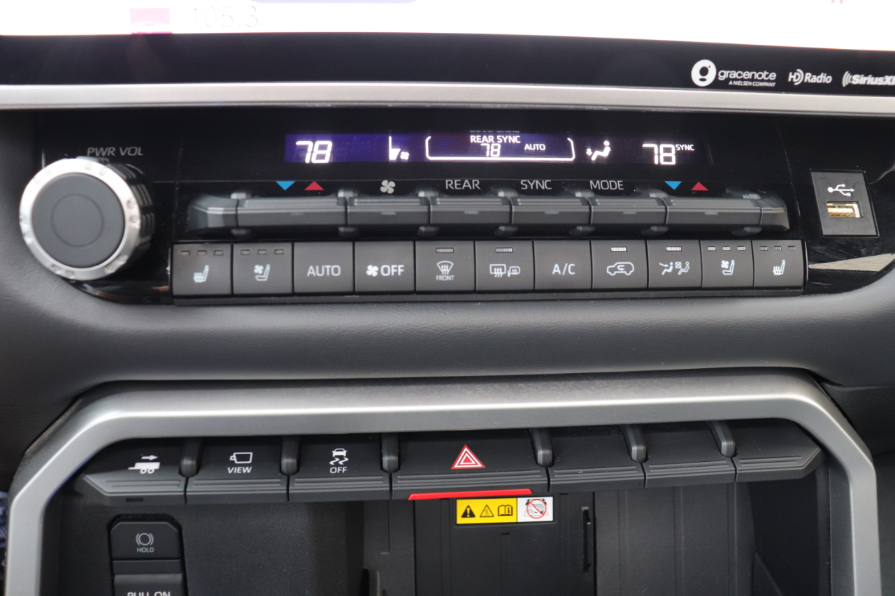 Toyota Sequoia Platinum 4WD 2024