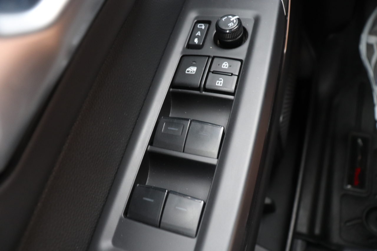 Toyota Sequoia Platinum 4WD 2024