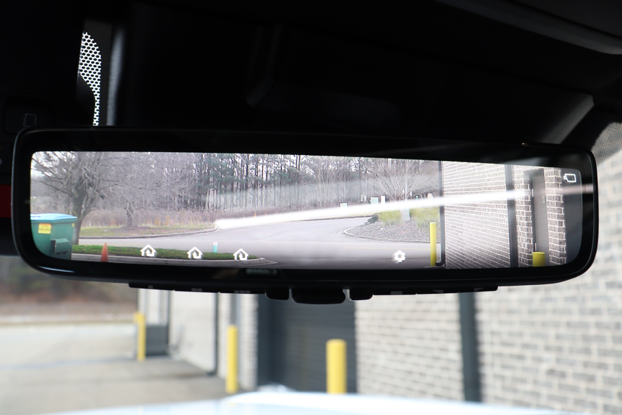 Toyota Sequoia Platinum 4WD 2024