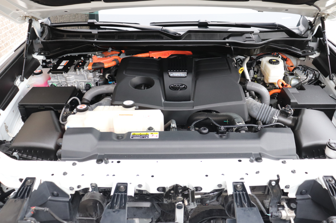 Toyota Sequoia Platinum 4WD 2024